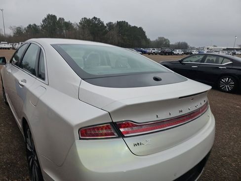 Used 2019 Lincoln MKZ Reserve image 2