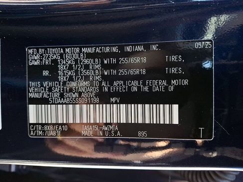 Used 2025 Toyota Grand Highlander AWD image 27