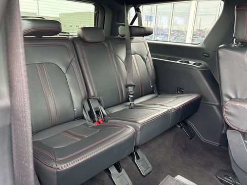Used 2023 Ford Expedition Max Limited image 14