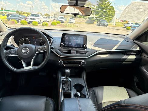 Certified 2022 Nissan Altima 2.5 SR w/ Midnight Edition Package FWD image 12