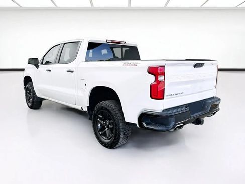 Used 2024 Chevrolet Silverado 1500 LT Trail Boss w/ Convenience Package II AWD/4WD image 4