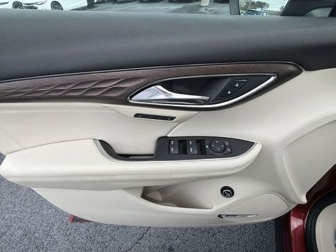 Used 2023 Buick Envision Avenir image 19