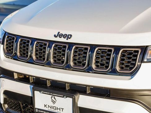 New 2026 Jeep Compass Latitude image 6