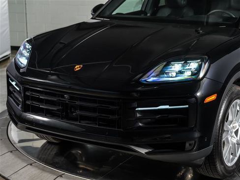 Certified 2025 Porsche Cayenne Coupe image 11