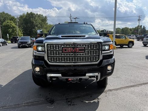 Used 2019 GMC Sierra 3500 Denali w/ Duramax Plus Package AWD/4WD image 2