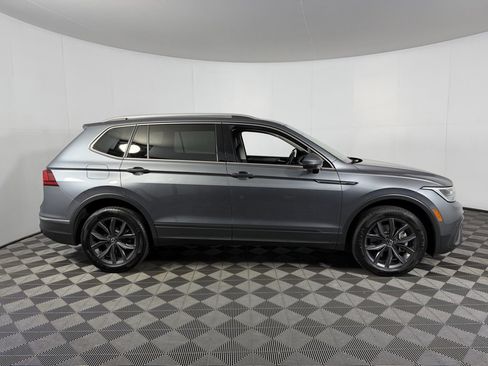 Used 2022 Volkswagen Tiguan SE image 5