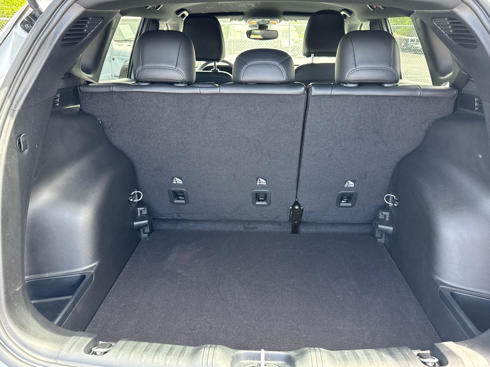 Used 2025 Jeep Compass Latitude AWD/4WD image 19