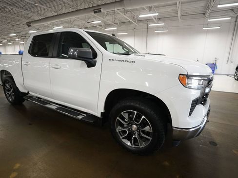Used 2023 Chevrolet Silverado 1500 LT AWD/4WD image 35