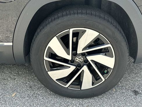 Used 2024 Volkswagen Atlas SEL AWD/4WD image 12