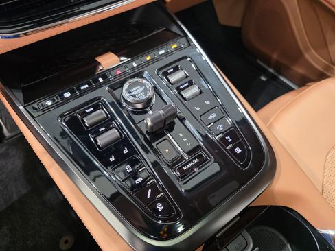 Used 2026 Aston Martin DBX 707 image 15