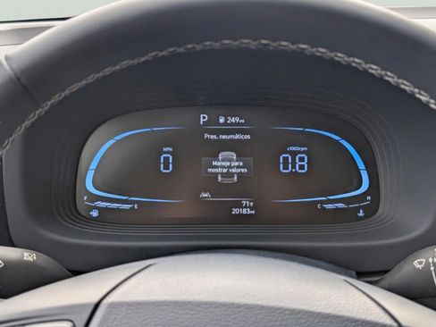 Used 2023 Hyundai Venue Limited image 35