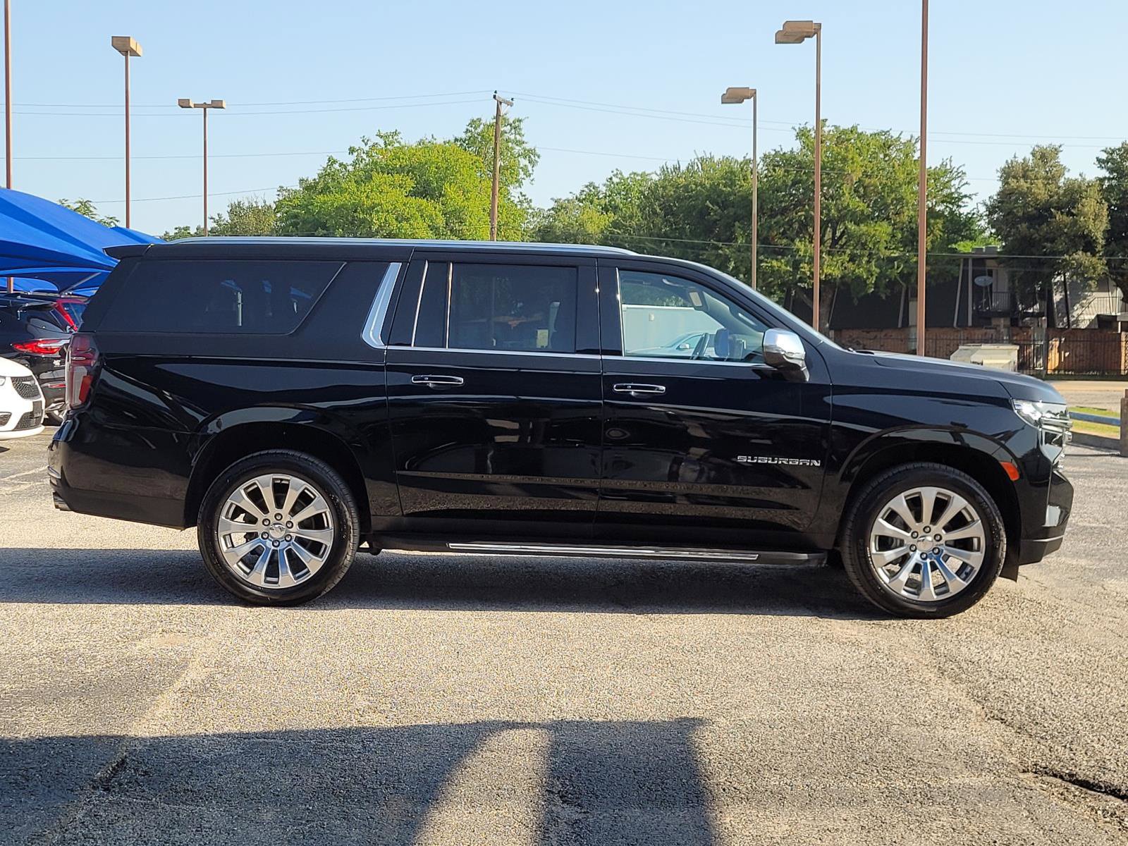 Used 2022 Chevrolet Suburban Premier AWD/4WD image 7