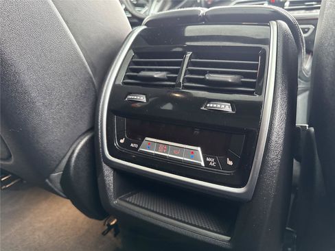 Used 2019 BMW X5 xDrive50i w/ M Sport Package AWD/4WD image 32