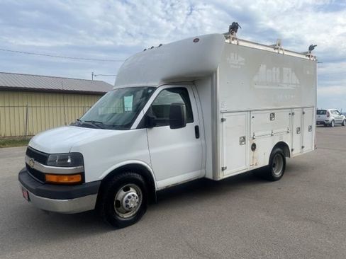 Used 2015 Chevrolet Express 3500 image 1