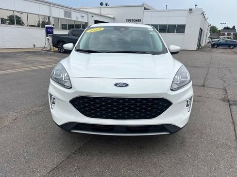 Used 2022 Ford Escape SEL w/ Class II Trailer Tow Package AWD/4WD image 2