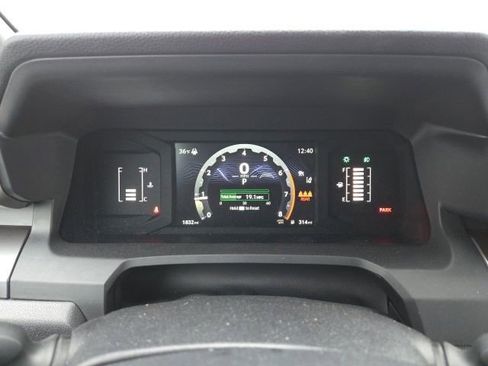 Used 2025 Toyota Tacoma SR5 image 13