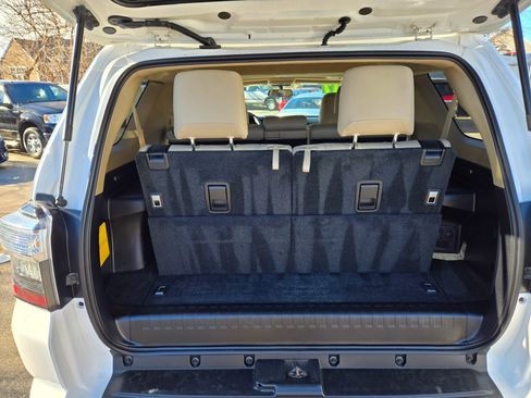 Used 2017 Toyota 4Runner SR5 Premium image 51