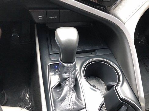 Certified 2019 Toyota Camry SE image 21