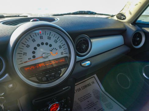 Used 2011 MINI Cooper Hardtop image 14