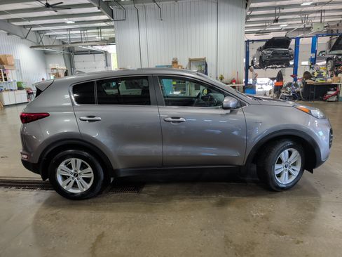 Used 2019 Kia Sportage LX AWD/4WD image 2