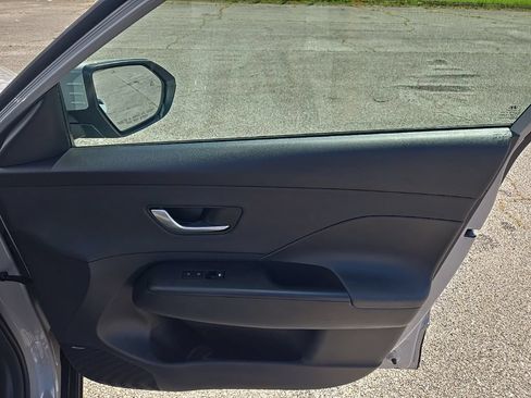 Used 2024 Hyundai Kona Limited FWD image 23