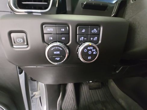 Used 2025 GMC Sierra 3500 Denali Ultimate AWD/4WD image 26
