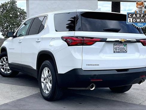 Used 2023 Chevrolet Traverse LS FWD image 12