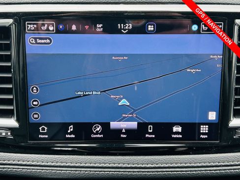 Used 2023 Chrysler Pacifica Limited image 6