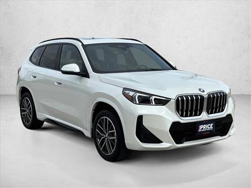 Used 2025 BMW X1 xDrive28i image 3