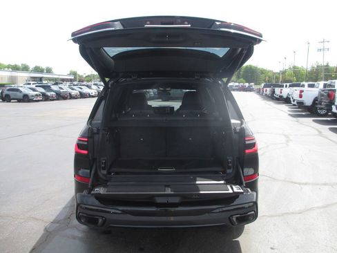 Used 2025 BMW X7 xDrive40i w/ M Sport Package AWD/4WD image 9