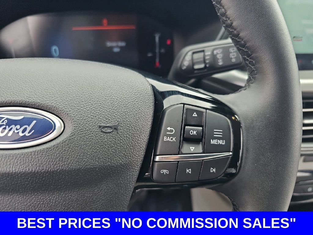 Used 2025 Ford Escape SE FWD image 18