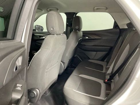 Used 2025 Chevrolet TrailBlazer LT FWD image 14