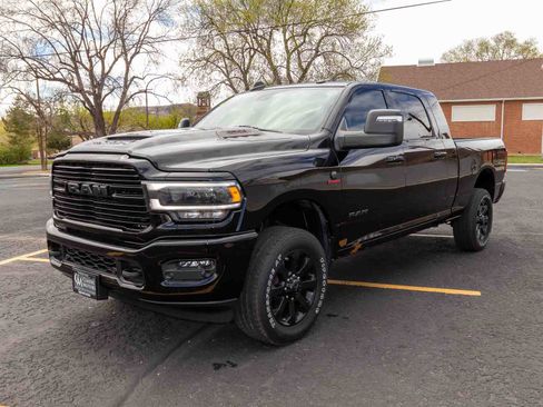 Used 2024 RAM 2500 Laramie w/ Night Edition AWD/4WD image 8