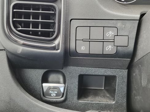 Used 2025 RAM ProMaster 2500 w/ U-Haul Equipment Group FWD image 10