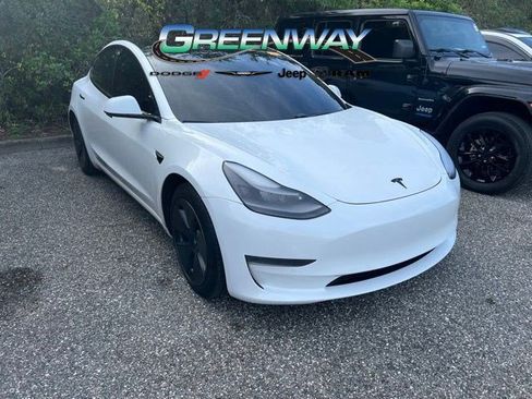 Used 2021 Tesla Model 3 Standard Range Plus RWD image 3