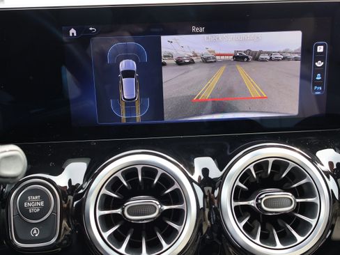 Certified 2025 Mercedes-Benz GLA 250 image 38