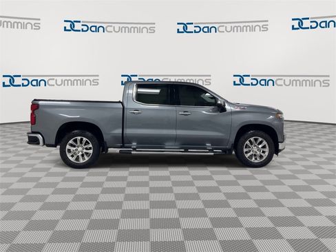 Used 2022 Chevrolet Silverado 1500 LTZ image 9