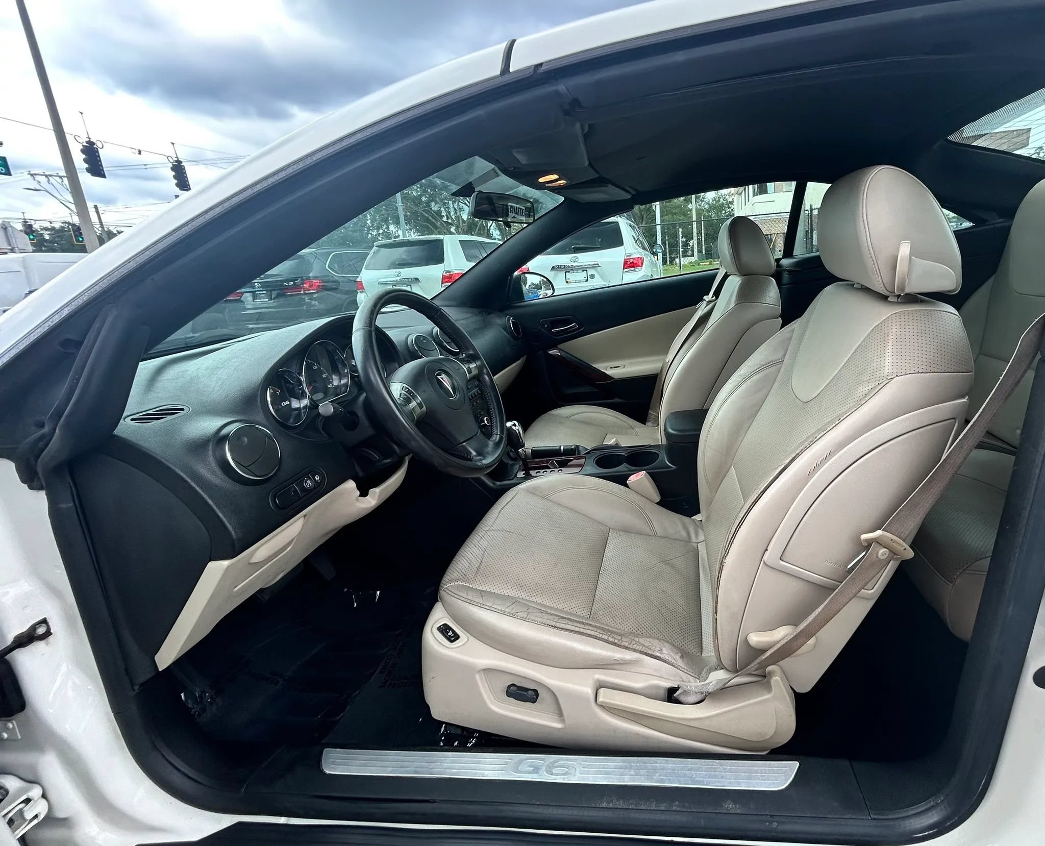Used 2007 Pontiac G6 GT w/ Premium Package FWD image 9