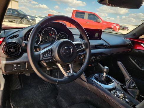 Used 2024 MAZDA MX-5 Miata Club image 10