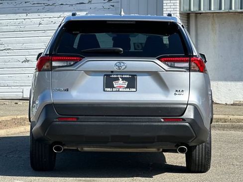 Used 2025 Toyota RAV4 XLE AWD/4WD image 5