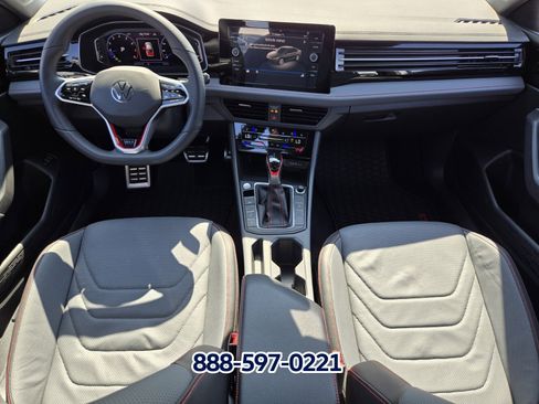 Used 2025 Volkswagen Jetta GLI Autobahn image 10