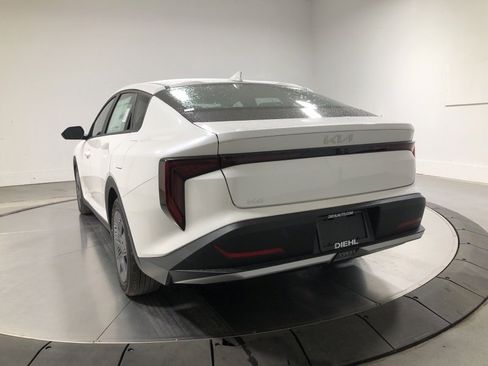 New 2025 Kia K4 LX image 5