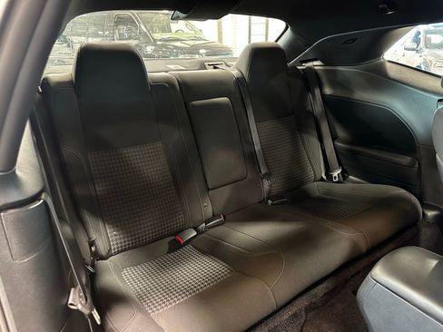 Used 2017 Dodge Challenger R/T image 34