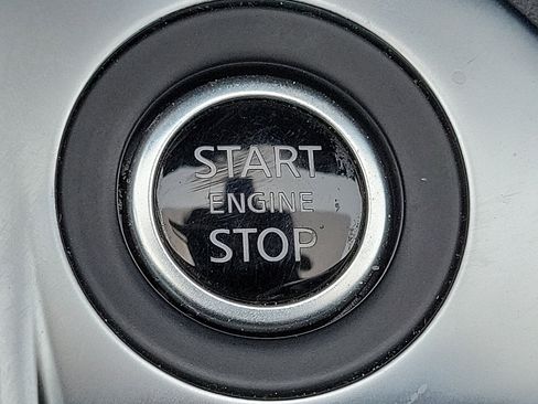 Used 2025 Nissan Sentra SV FWD image 17