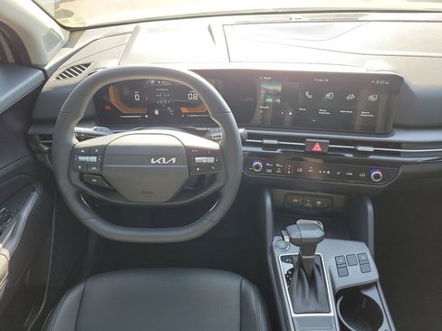 New 2026 Kia Sportage EX FWD image 19