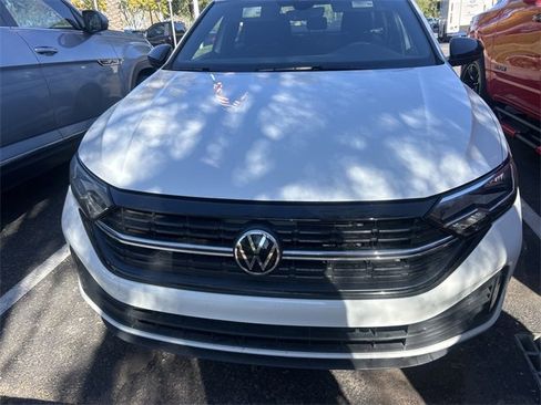 Used 2023 Volkswagen Jetta Sport image 8