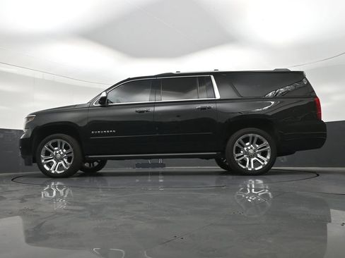 Used 2020 Chevrolet Suburban Premier w/ Premier Plus Edition RWD image 25