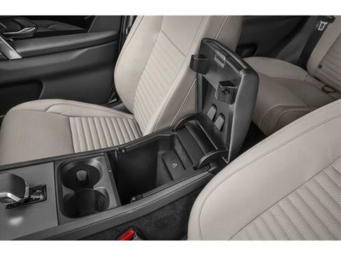 Used 2024 Land Rover Discovery Sport S image 16