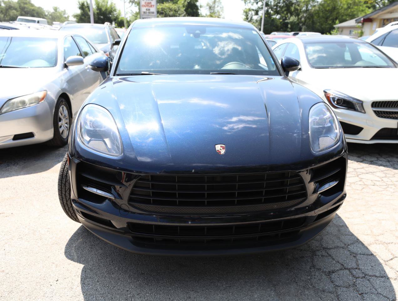 Used 2020 Porsche Macan AWD/4WD image 3