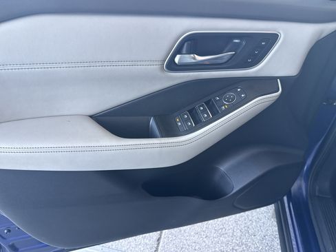 Used 2021 Nissan Rogue SL image 23